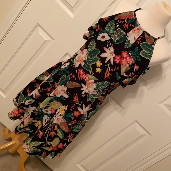 London Times Dresses & Skirts - EUC London Times Floral Crepe Dress